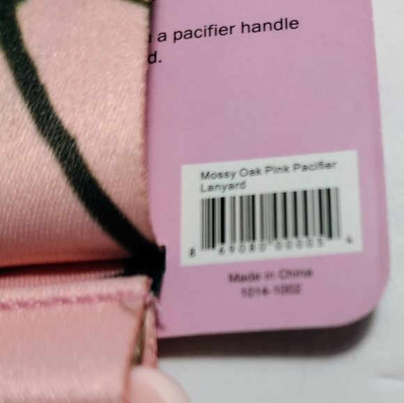 Three (3) NEW ✨ Mossy Oak Pink Pacifier Clips - Picture 8 of 8